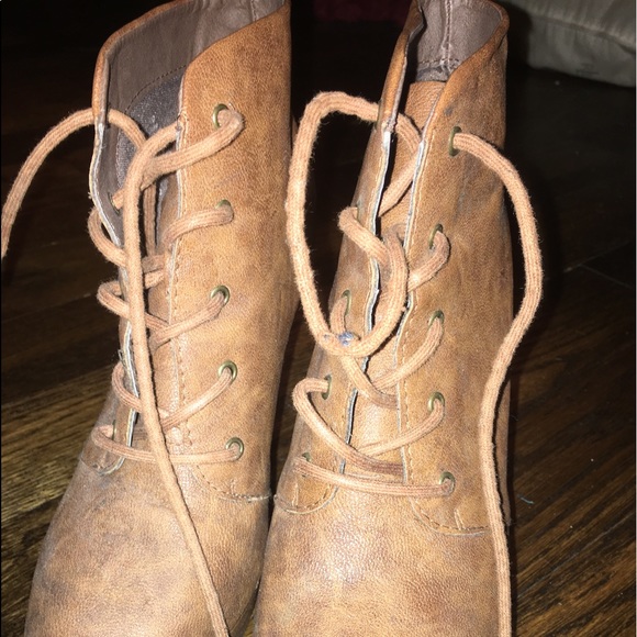 Perfect fall booties! - Picture 2 of 4